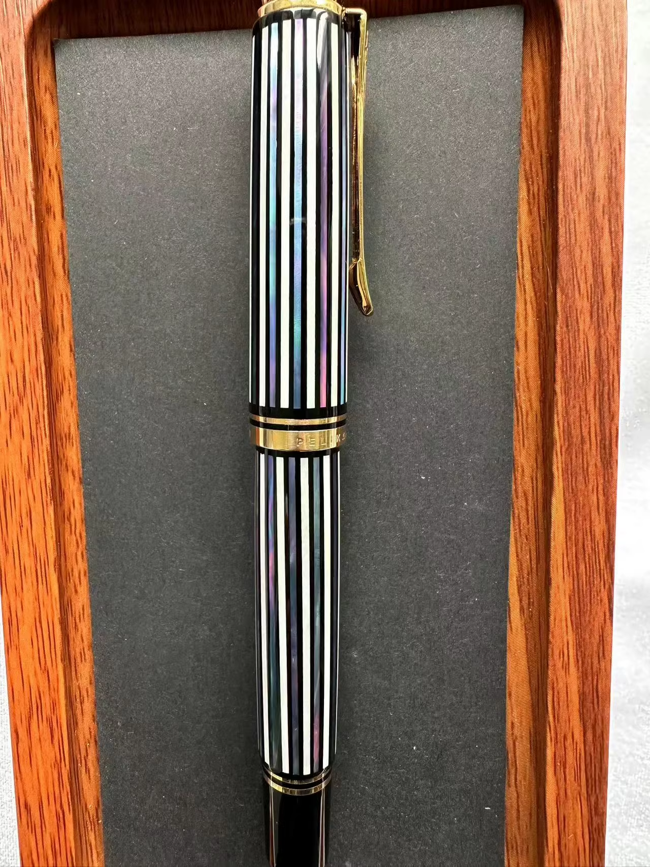 Pelikan M1000 Raden Pearl Oyster Shell